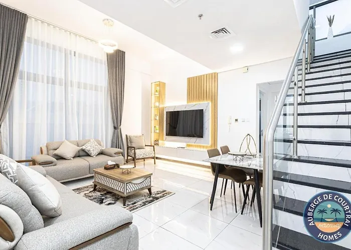 2Br Duplex Stunning Views,Near Circle Mall & Park
