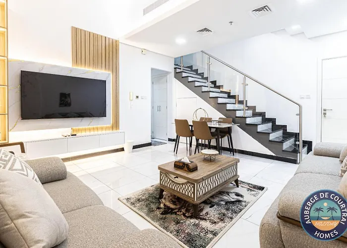 2Br Duplex Stunning Views,Near Circle Mall & Park