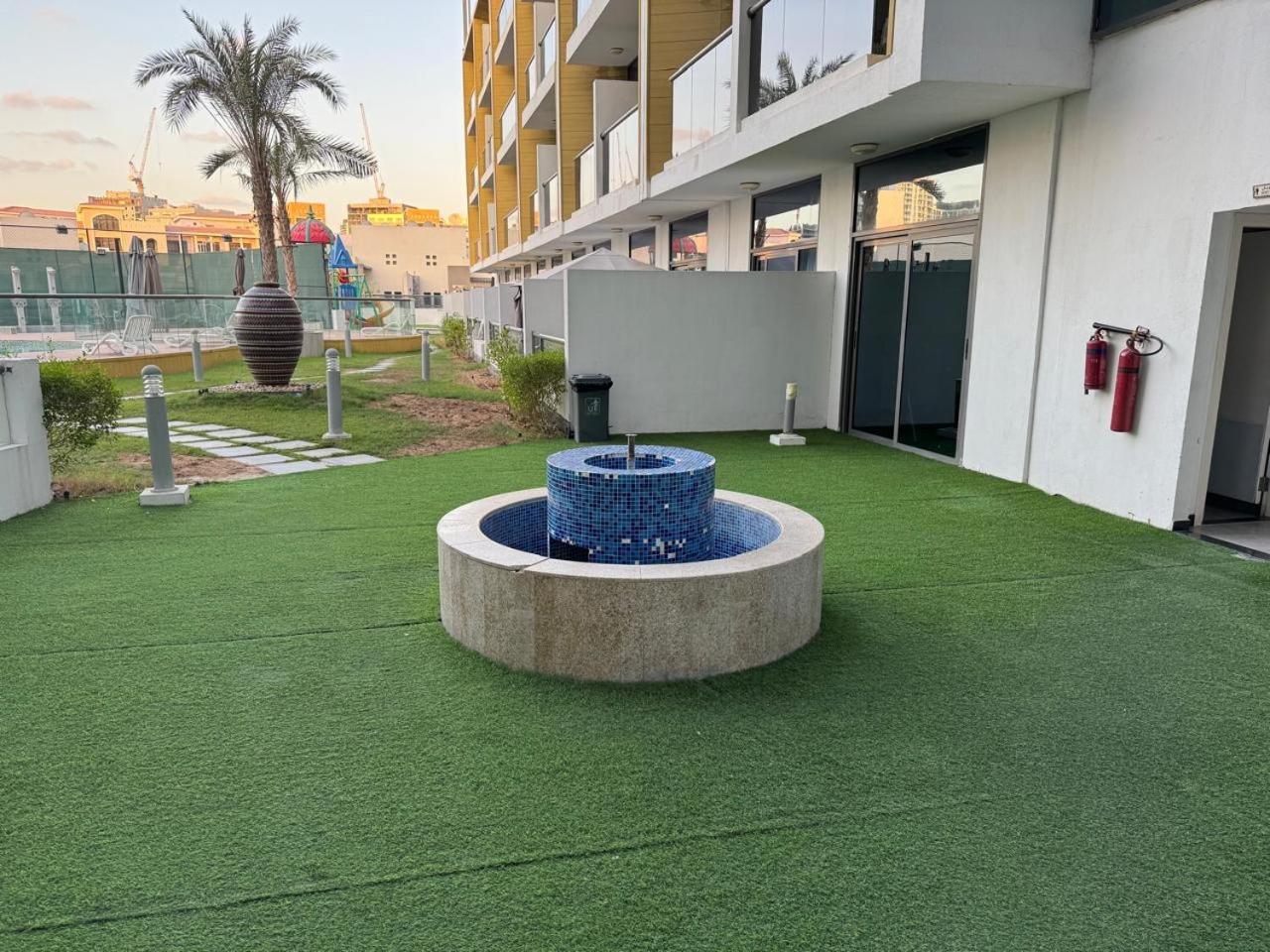 2br Duplex Stunning Views,near Circle Mall & Park *