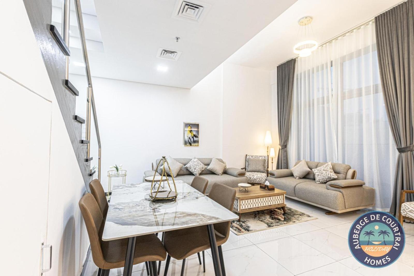 Apartment 2br Duplex Stunning Views,near Circle Mall & Park Dubai