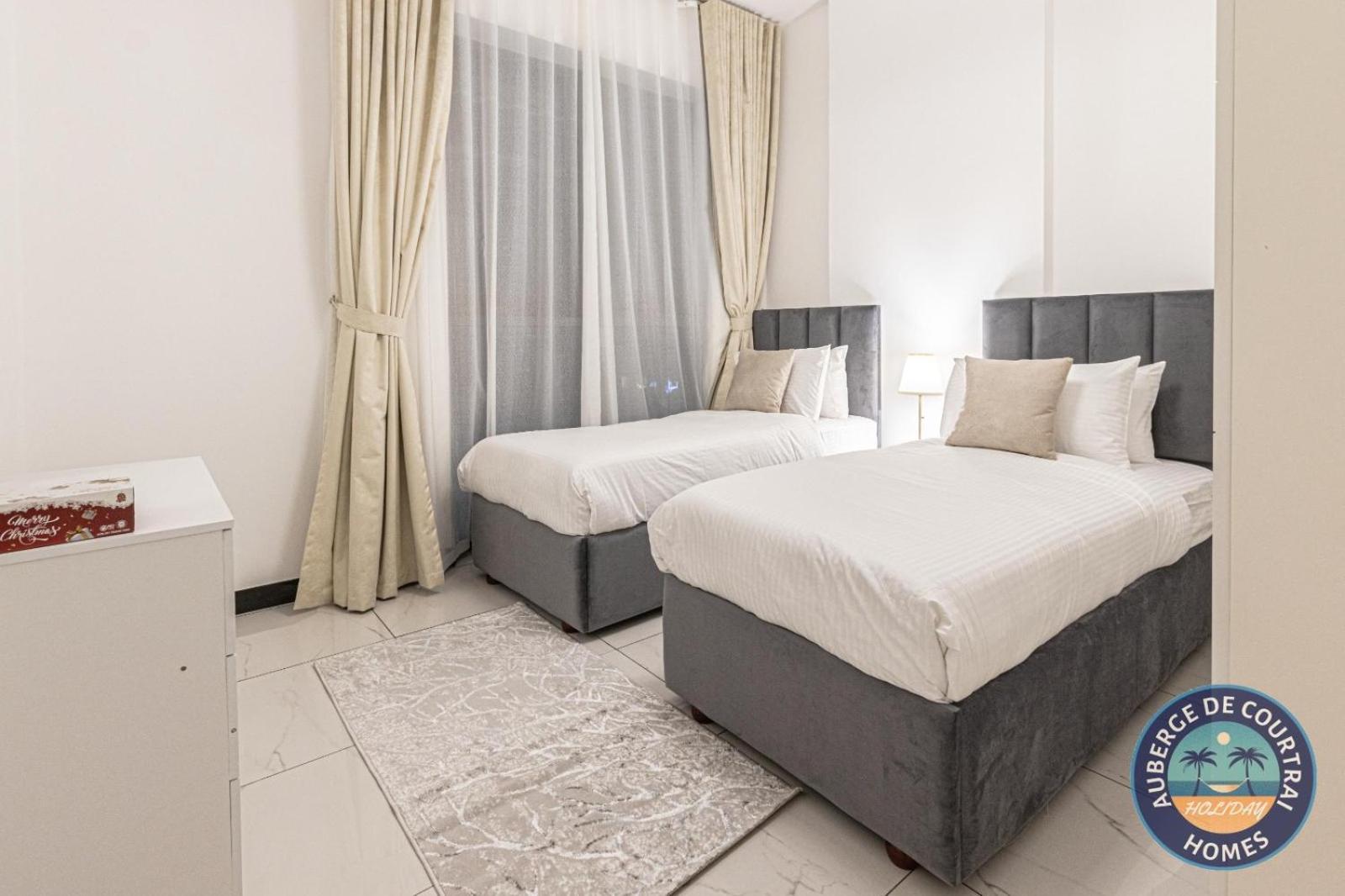 2br Duplex Stunning Views,near Circle Mall & Park Apartment Dubai